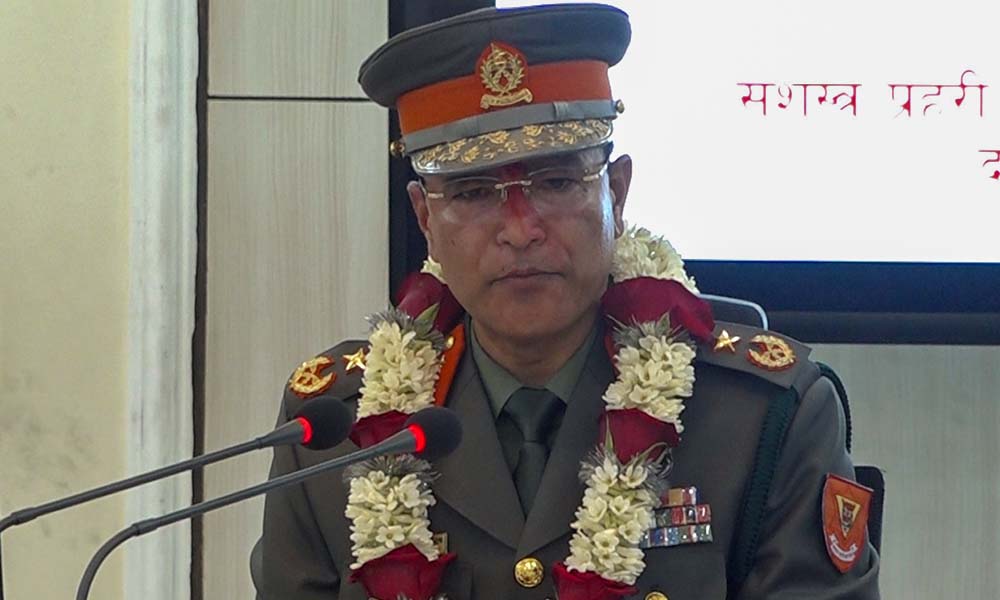 दर्ज्यानी चिन्ह ग्रहण गर्दै महानिरीक्षक पौडेलले भने : नागरिक सुरक्षाप्रति मेरो निष्ठा सँधै अटल रहनेछ